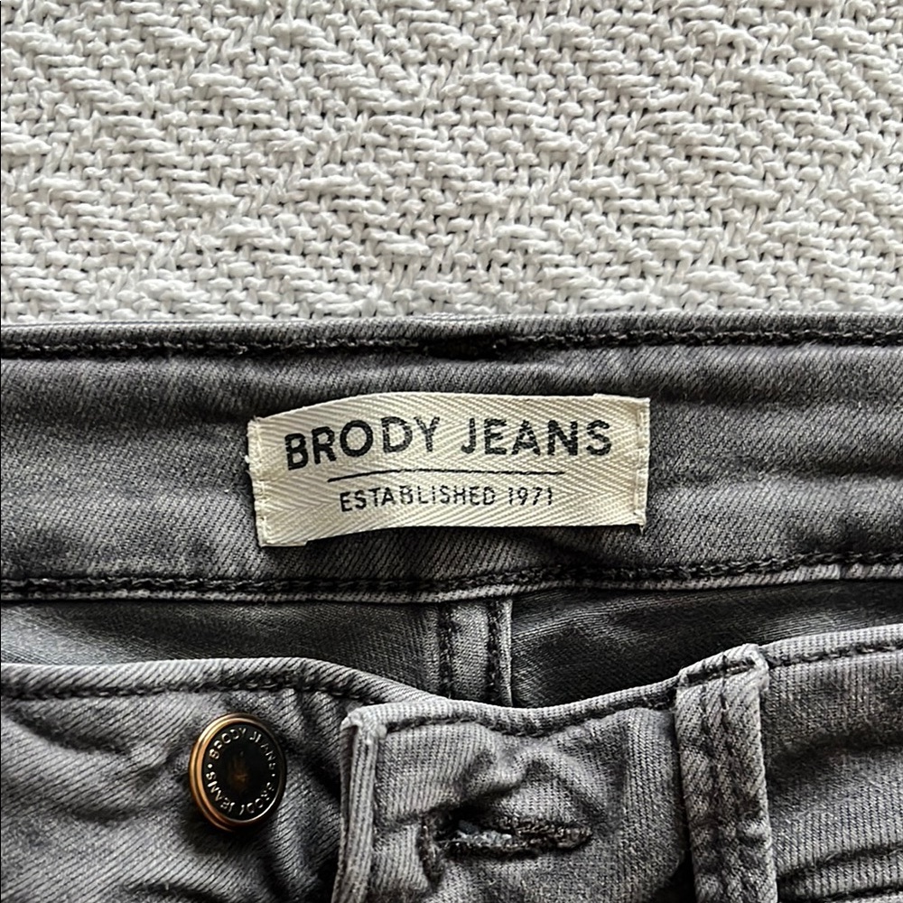 EUC- Brody jeans mid rise skinny ankle, size 32W- 29 L dark grey colour